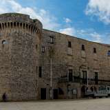 A Conversano si trova celato da pi� di 500 anni un incredibile tesoro di cui nessuno fino ad ora era a conoscenza. Si trova all�interno del Castello del paese a sud-est di Bari...